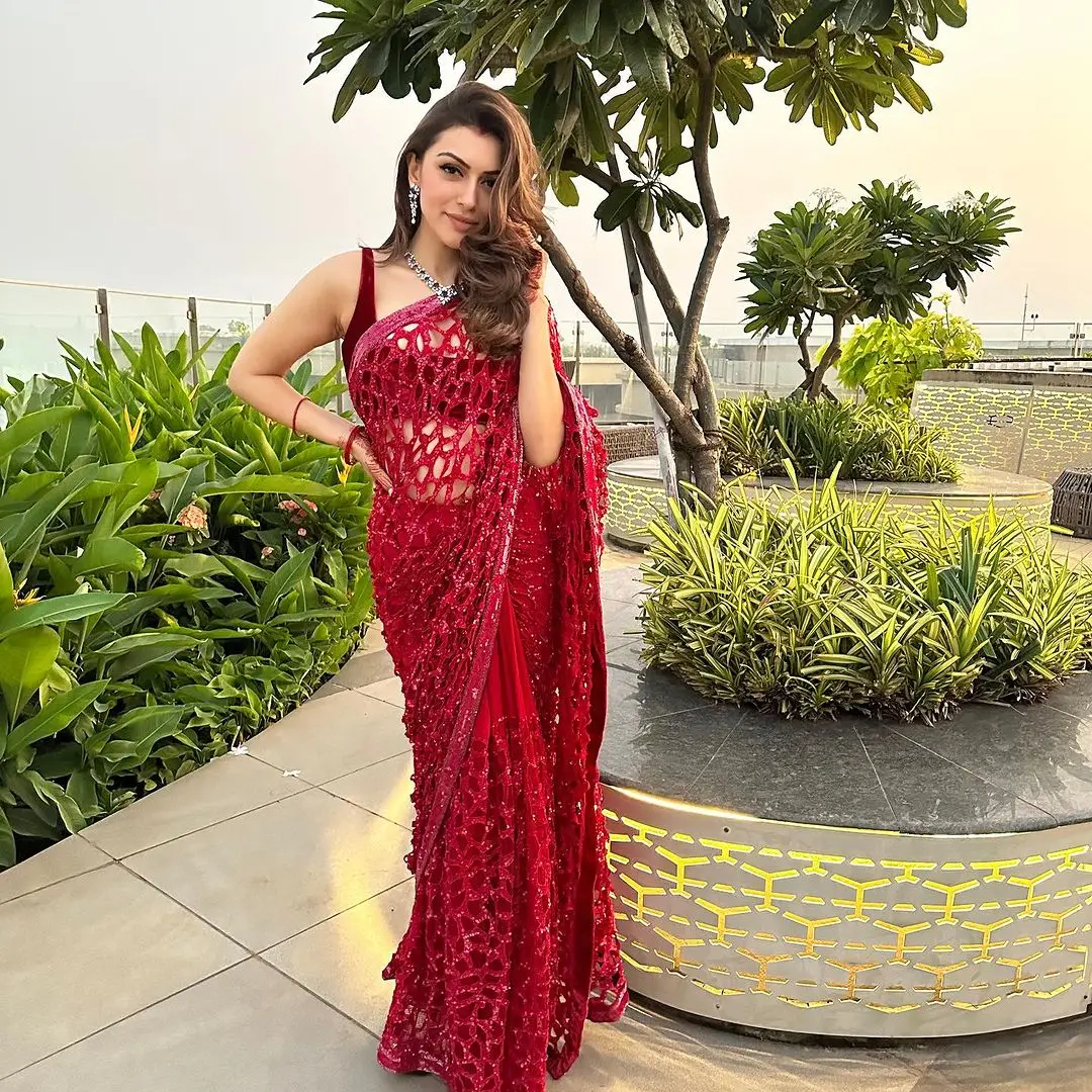 Indian Girl Hansika Motwani Red Saree Sleeveless Blouse